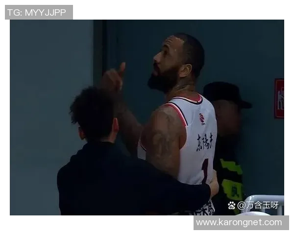 南京同曦迎战广东宏远 激烈对决见证CBA赛场精彩对抗